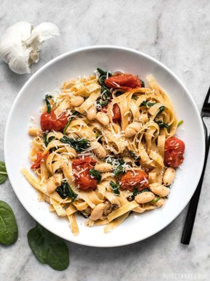 Picture of Creamy Tomato White Bean Pasta