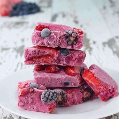 Picture of Frozen Yogurt Berry Bark